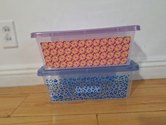 Tupperwares