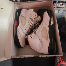Jordan 5 FIRE Red 