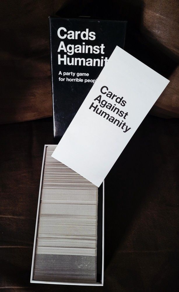 CARDS AGAINST HUMANITY GAME