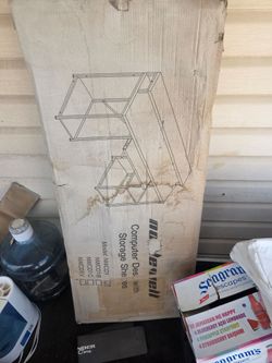 Computer desk