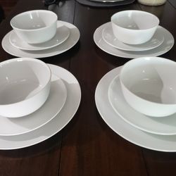White Dinnerware Set 12 PC.