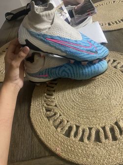 Soccer Cleats Size 7.5