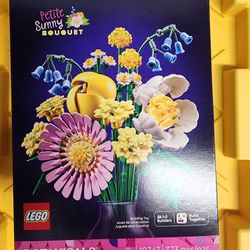 LEGO Botanicals Petite Sunny Bouquet set