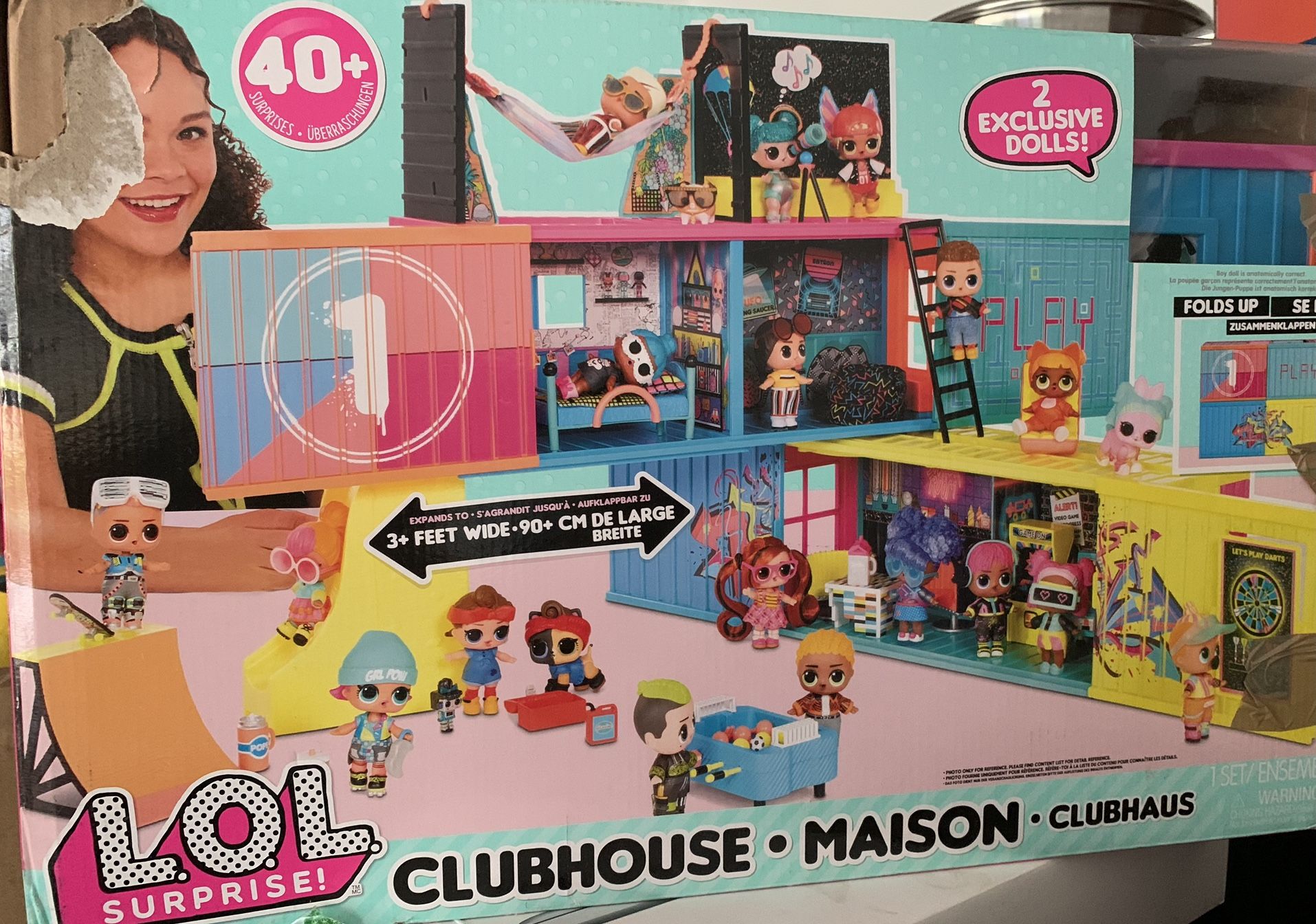 LOL Clubhouse With Accessories
