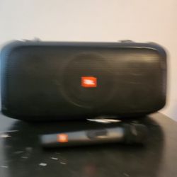 JBL PARTY BOX ON THE GO 