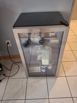 Mini Fridge 