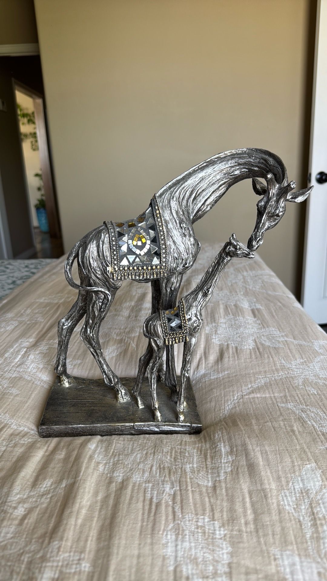 Giraffe statues