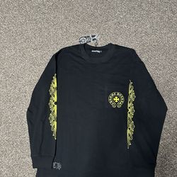 Black n yellow chrome heart size medium