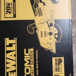 Dewalt 20v circular saw kit 4 1/2 With Battery And Charger  ✅  BRAND NEW!