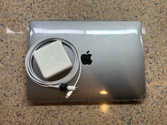 2017 Apple MacBook Pro 13" i7 2.5GHz 16GB RAM 512GB SSD Gray