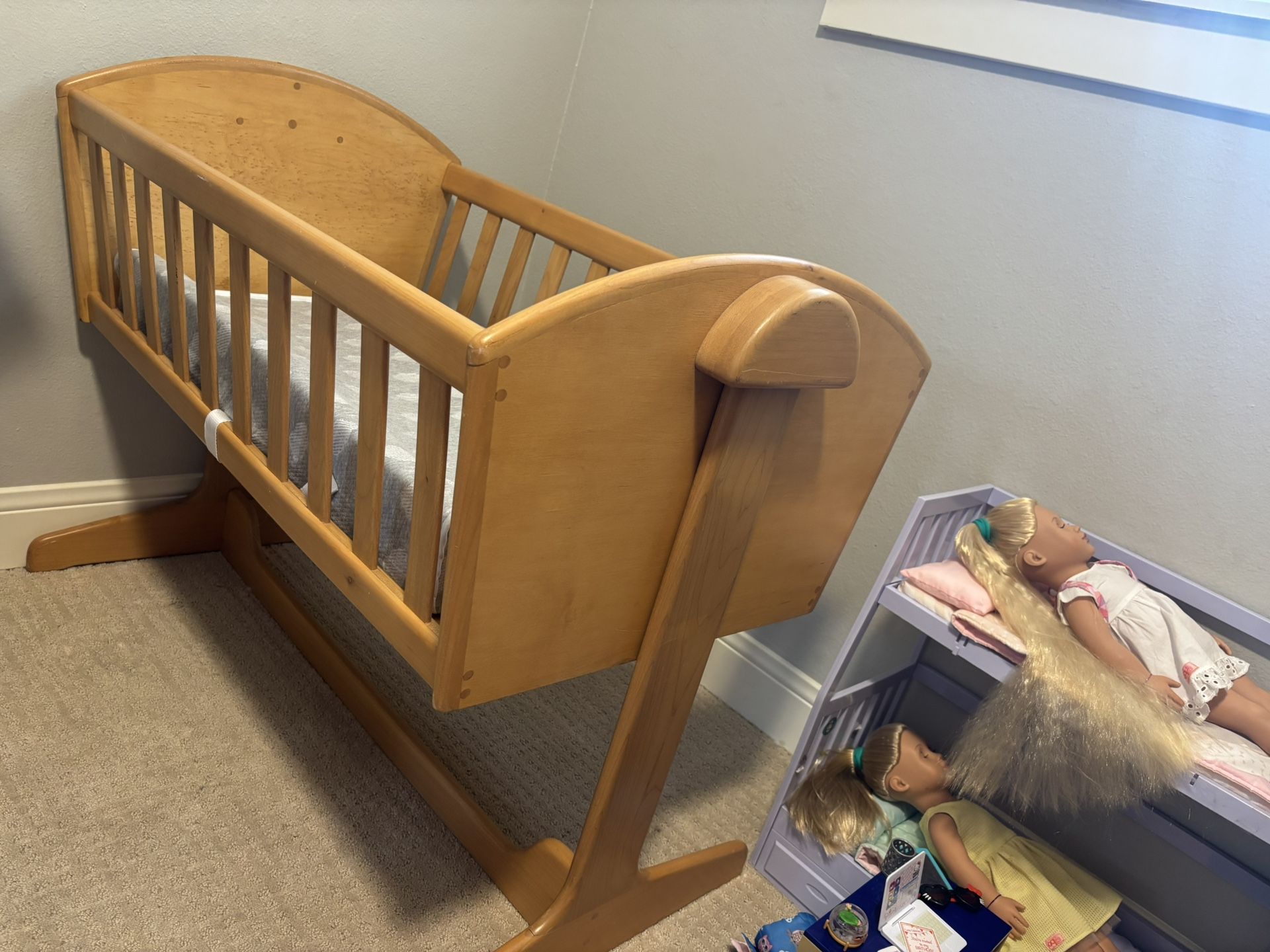 Handmade Rocking Crib/Cradle/Bassinet