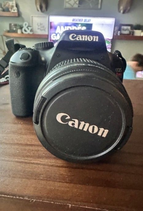 Canon EOS Rebel T2i camera for sale
