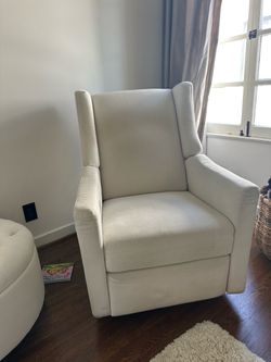 Babyletto Kiwi glider nursery chair