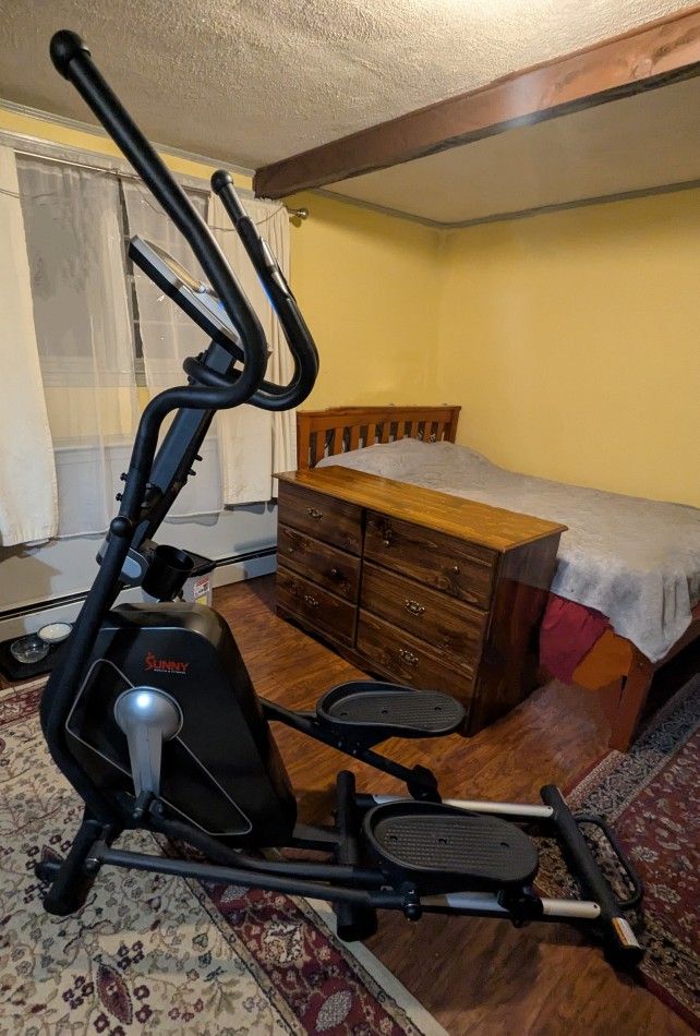 Sunny Health & Fitness Elliptical Trainer