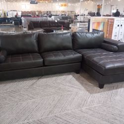 Nice Comfy Sectional With Huge Chaise ( Ask For Jose)