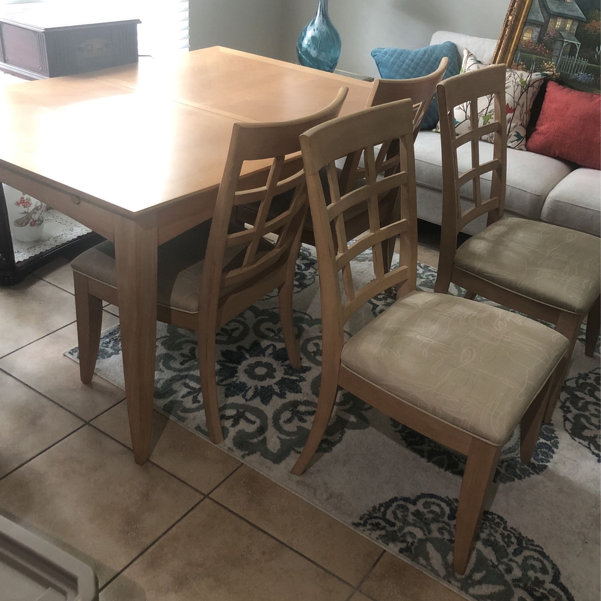 Dining Room Table With 4 Chairs 