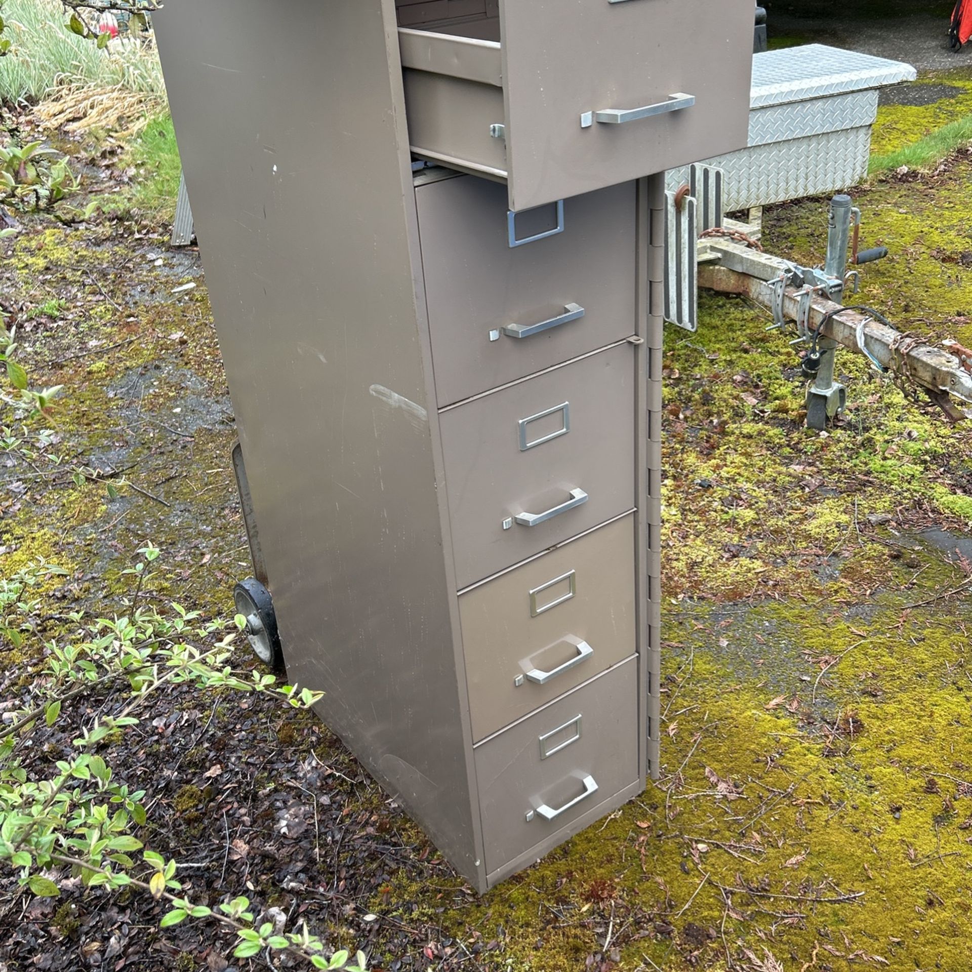 File cabinet $15obo Heavy Duty Great Quality Great Shape