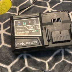 Cargador De Batería Matando  14.4. —18–36v.