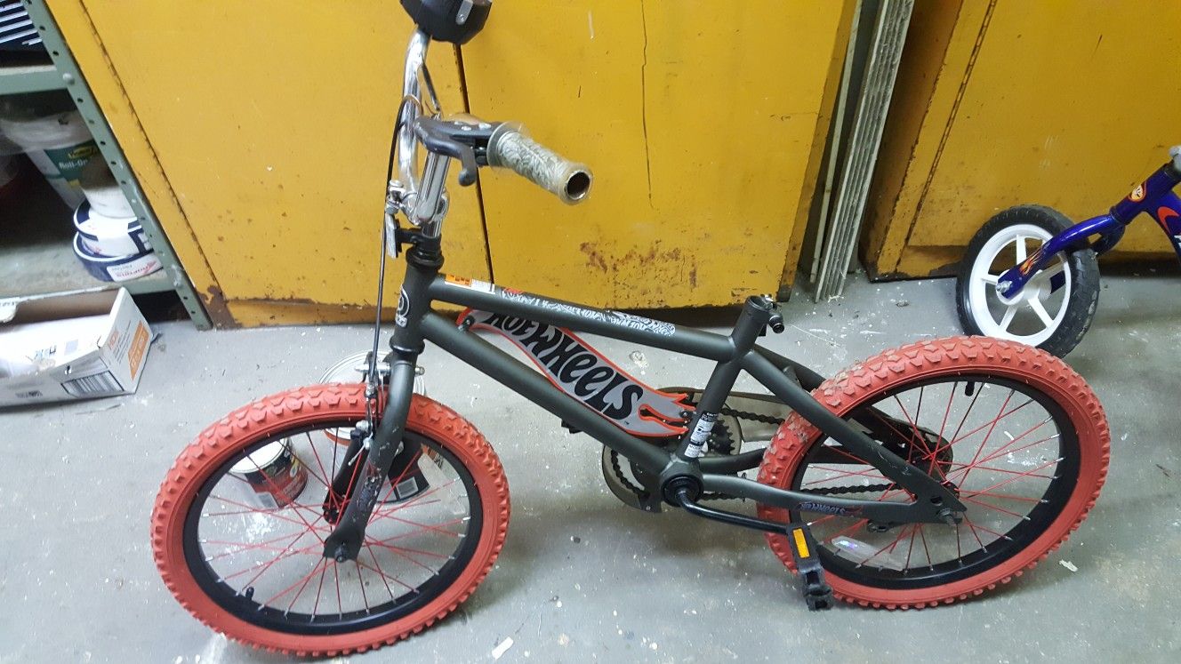 Kids 16 inch hot wheels bike