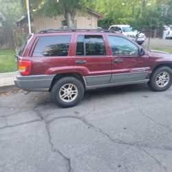 Jeep Grand Cherokee Laredo