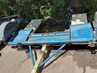 Car dolly in very good condition...new tires...and new fenders..new lights..price firm..