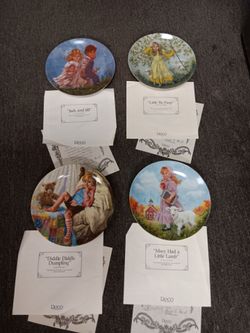 Vintage collectable plates