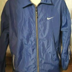 Men's  / Unisex Nike Lightweight Windbreaker, Size M, Zipper & Pockets