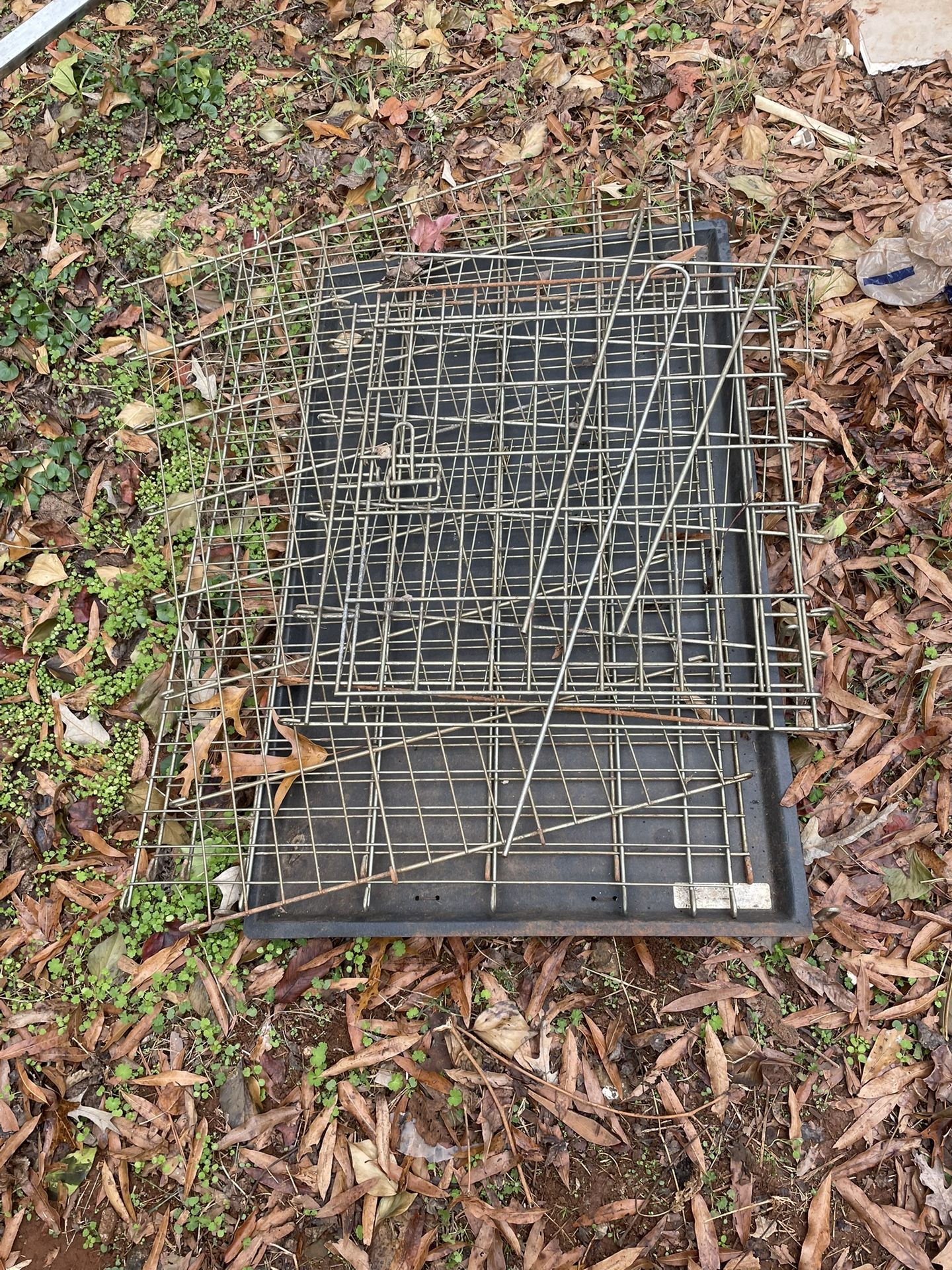 - [ ] 2. XL DOG CRATE CRATE.  For 25$ 