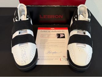 LeBron James Player Exclusive Game Issued Sample Shoes Signed - PSA COA