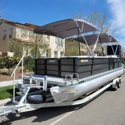 Pontoon Boat 