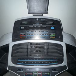 NordicTrack C950i  3.0CHP Incline/Decline Treadmill 