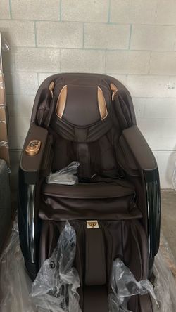 New titan ti-lux 3D massage chair