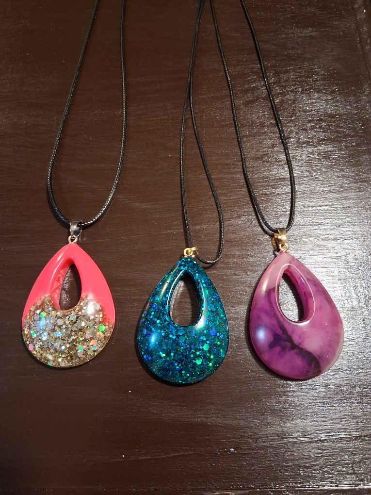 Large Pendant Necklaces