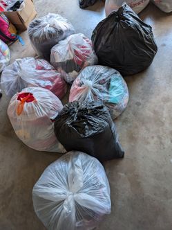 8 bags of mixed clothing, 240 pieces