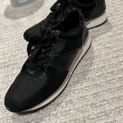 BRAND NEW WOMENS MICHAEL KORS SNEAKERS SIZE 8.5