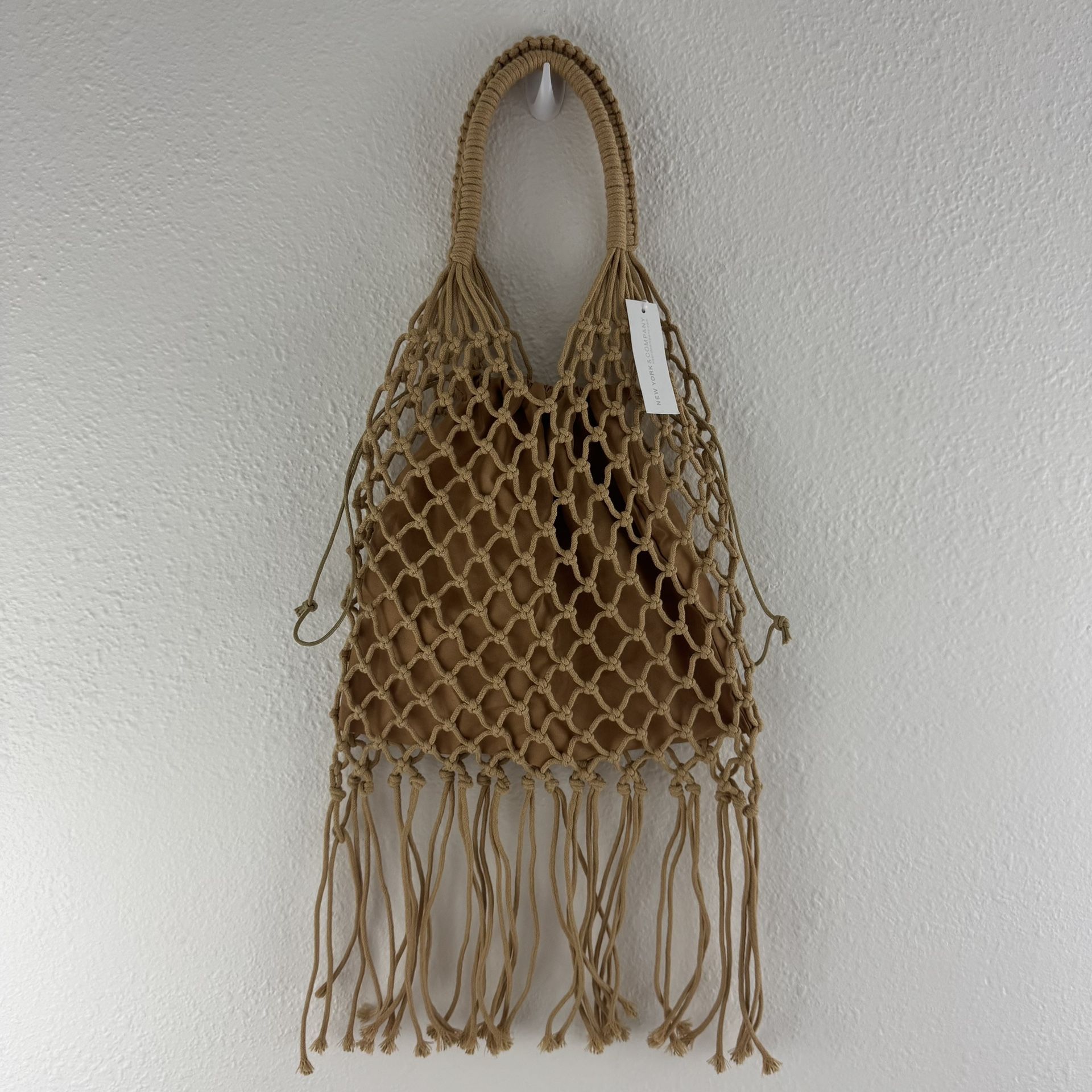 NEW YORK & CO. Brown Tan Woven Crochet Fishnet Tassel Fringe Beach Handbag Purse