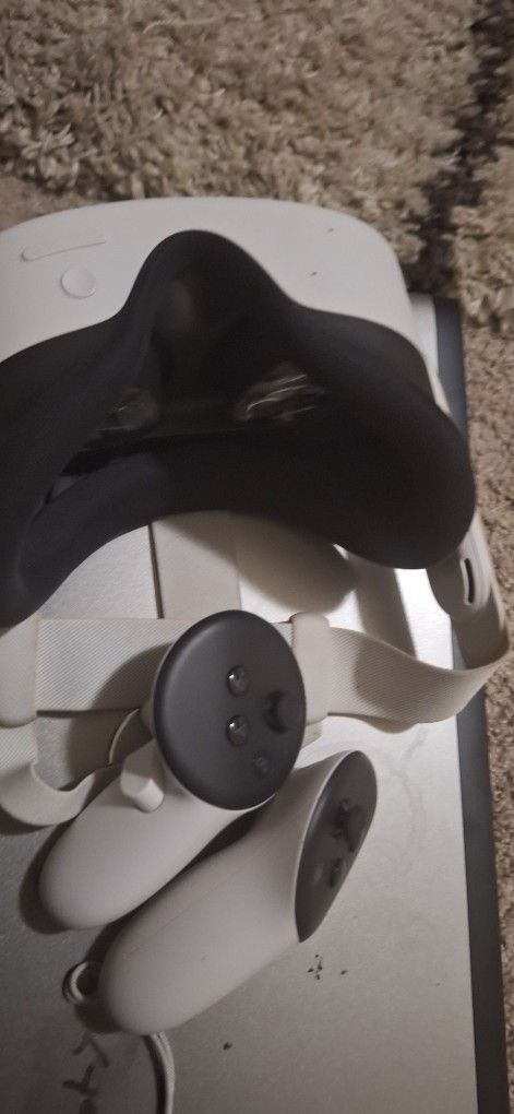 Guitar And Vr Headset For Just 120$