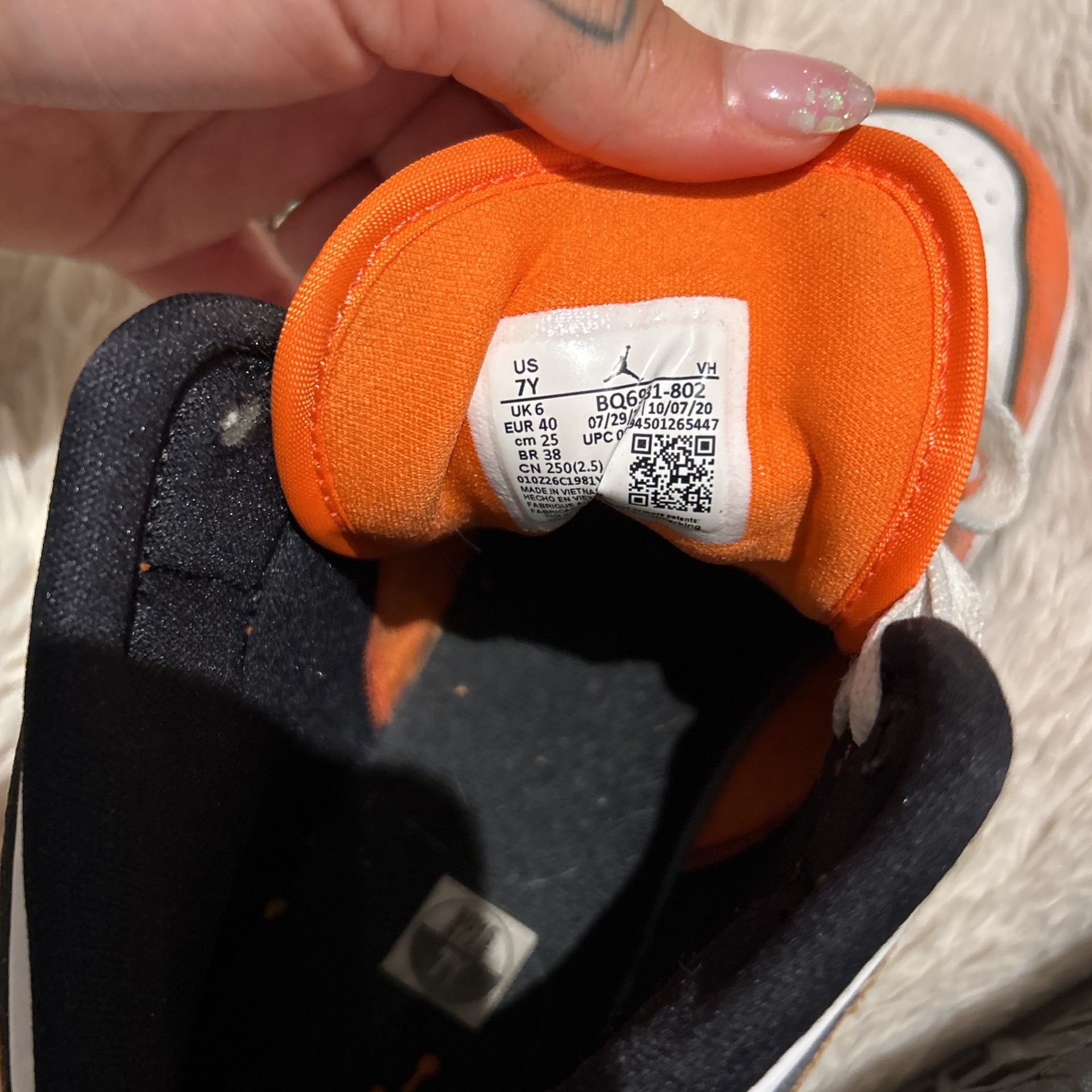 Air Jordan 1 Retro Mid SE Turf Orange Size 7Y