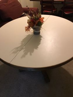 Split dining table