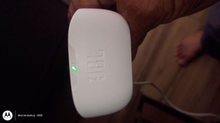 JBL CHARGING CASE