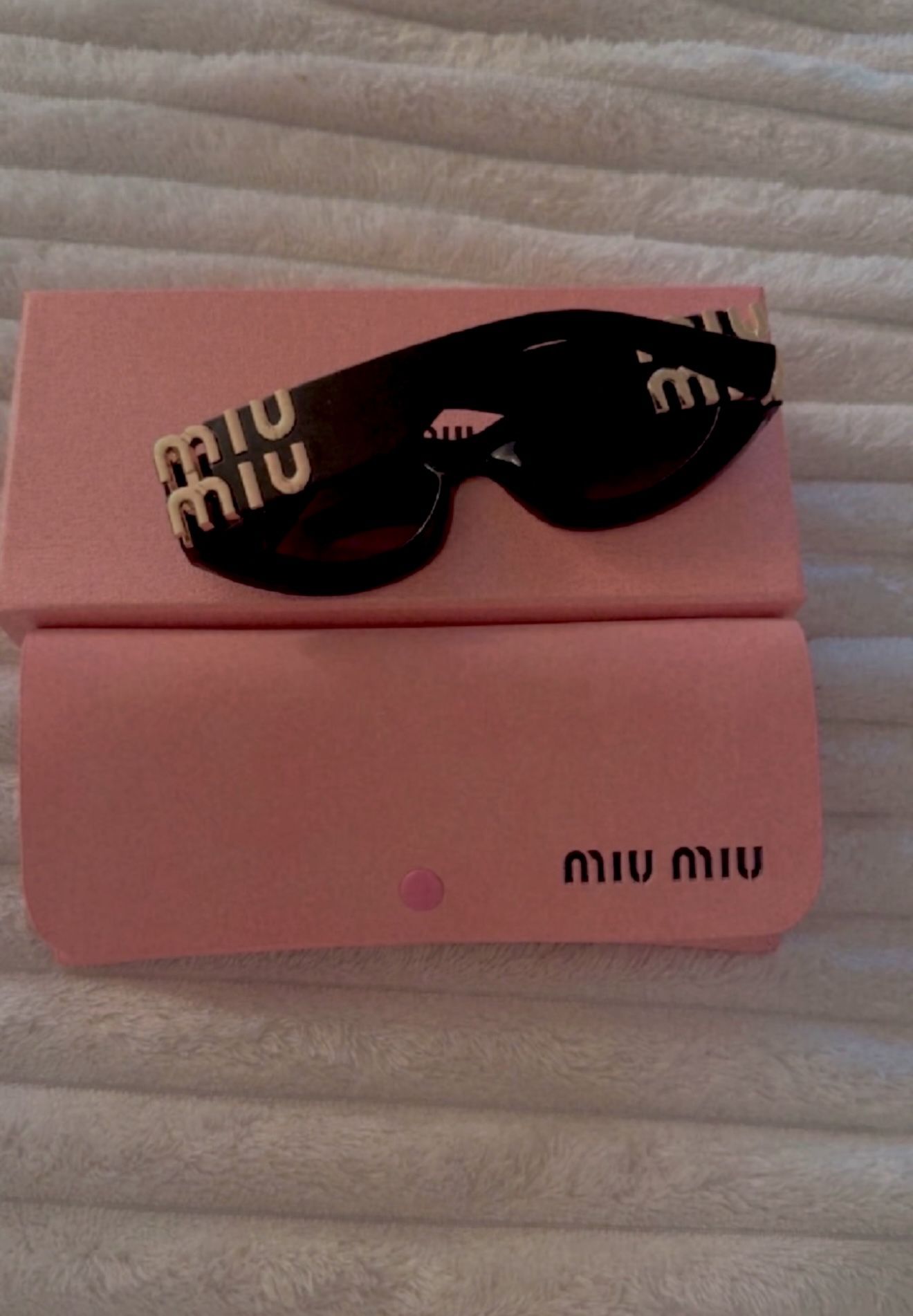 miu miusunglasses $125 Price Is Firm