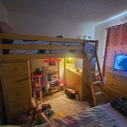 Solid Wood Bunk Bed & Detachable Twin  &  dresser