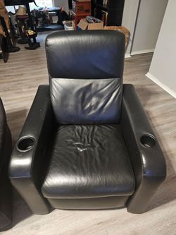 2 Leather Recliners