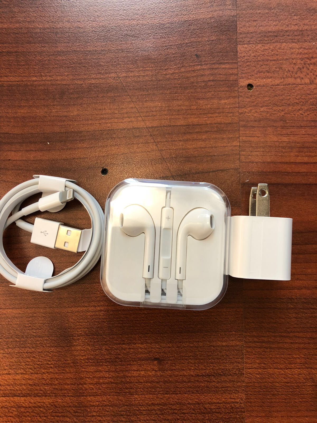 Iphone 5,5s,5e,6,6+,6s,6s+,7,7+,8,8+,X any plu good quality