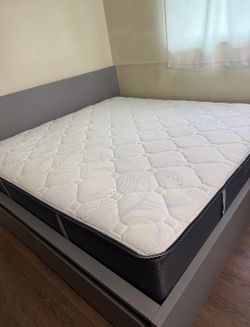 King mattress (like new)