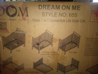 DOM STYLE NO.655 VIOLET 7 IN 1 CONVERTIBLE LIFE STYLE CRIB 100$ IT'S BRAND NEW IN THE BOX