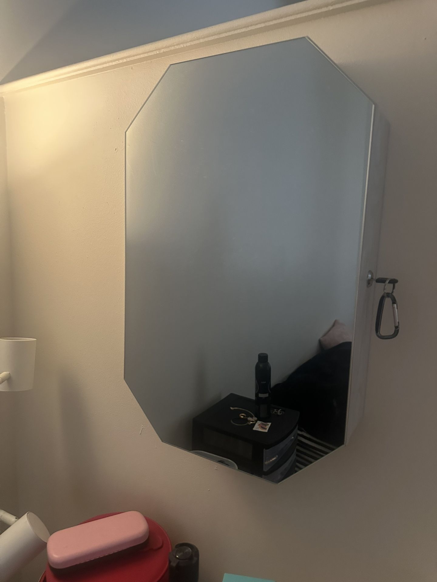 Mounted Mirrored Jewelry Chest