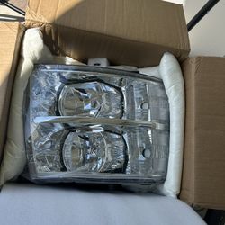 BRAND NEW 07-14 CHEVY/GMC HEADLIGHTS 
