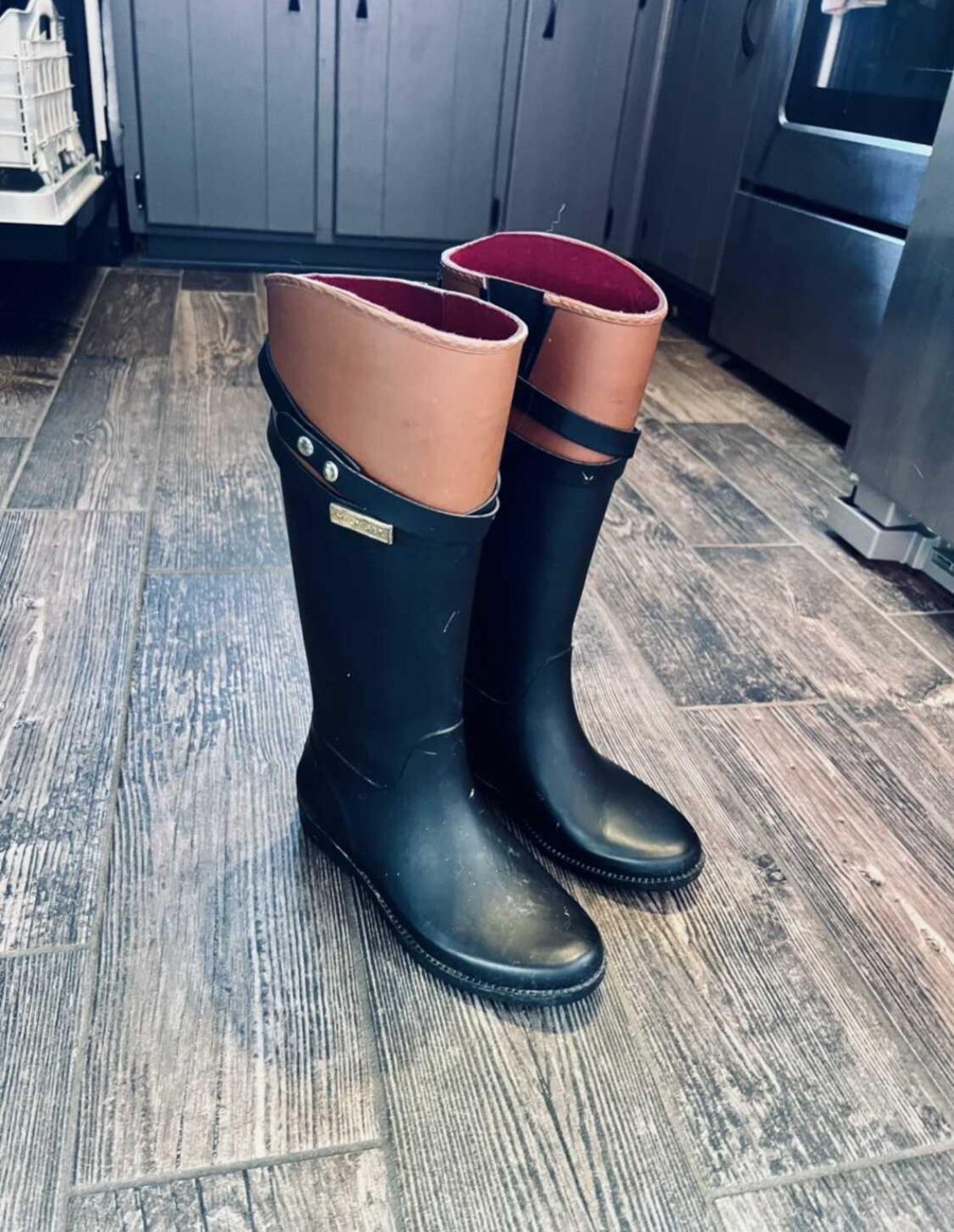 Hilfiger Rain Boots Size 6
