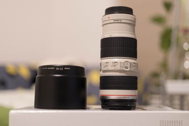 Canon 70-200 f4 IS Lens (Like New)